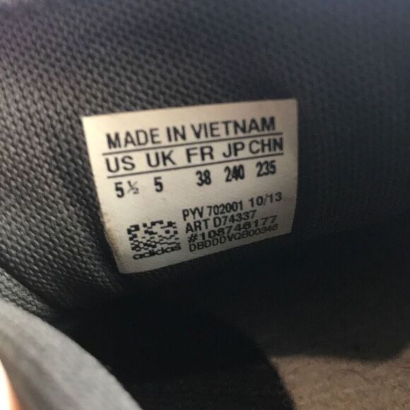 Adidas Samoa Gray/Black Athletic Running Shoes D74337 Youth Size 5.5Y - Picture 11 of 12